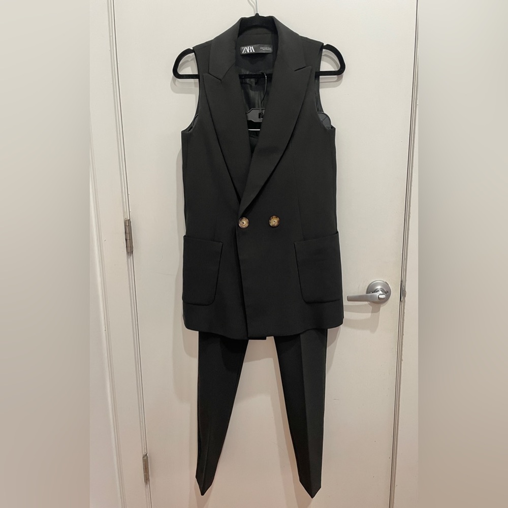 Bundle! Zara Long Sleeveless Blazer with High Waist Slim Fit Pants.